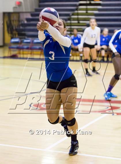 Thumbnail 3 in St. John's vs Tuscarora (Raider Rumble Invitational) photogallery.