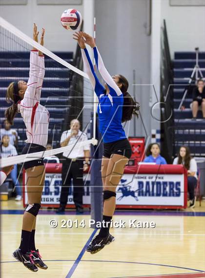 Thumbnail 1 in St. John's vs Tuscarora (Raider Rumble Invitational) photogallery.