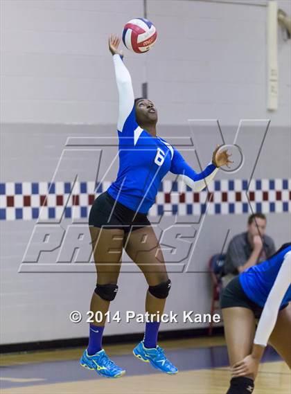 Thumbnail 1 in St. John's vs Tuscarora (Raider Rumble Invitational) photogallery.