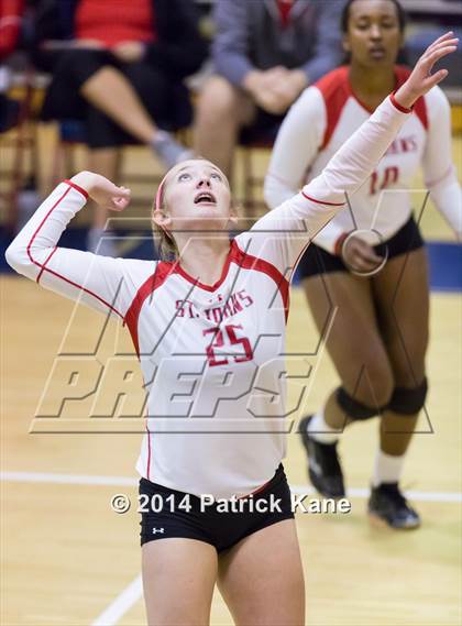 Thumbnail 2 in St. John's vs Tuscarora (Raider Rumble Invitational) photogallery.