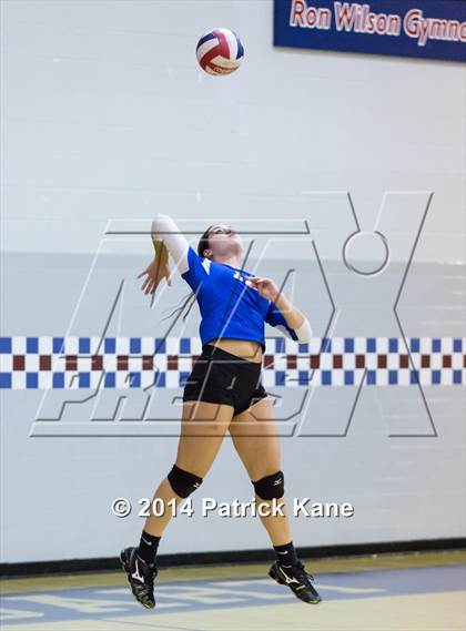 Thumbnail 3 in St. John's vs Tuscarora (Raider Rumble Invitational) photogallery.