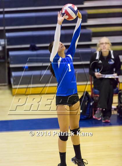 Thumbnail 2 in St. John's vs Tuscarora (Raider Rumble Invitational) photogallery.
