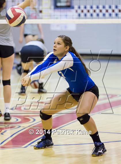 Thumbnail 2 in St. John's vs Tuscarora (Raider Rumble Invitational) photogallery.