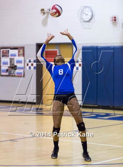 Thumbnail 3 in St. John's vs Tuscarora (Raider Rumble Invitational) photogallery.