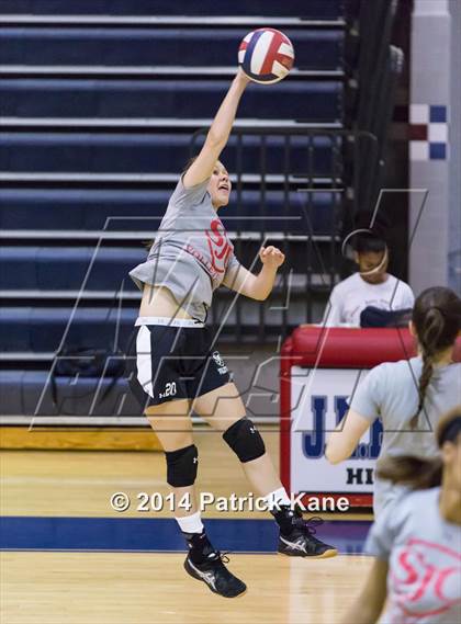 Thumbnail 2 in St. John's vs Tuscarora (Raider Rumble Invitational) photogallery.