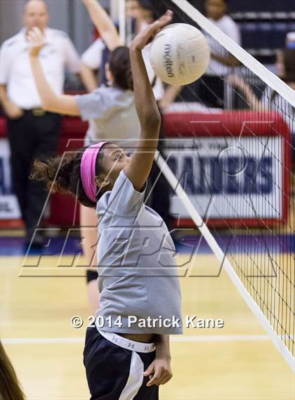 Thumbnail 1 in St. John's vs Tuscarora (Raider Rumble Invitational) photogallery.