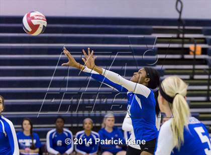 Thumbnail 1 in St. John's vs Tuscarora (Raider Rumble Invitational) photogallery.