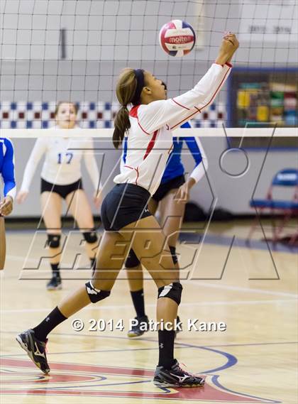 Thumbnail 1 in St. John's vs Tuscarora (Raider Rumble Invitational) photogallery.
