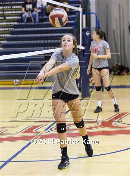 Thumbnail 1 in St. John's vs Tuscarora (Raider Rumble Invitational) photogallery.