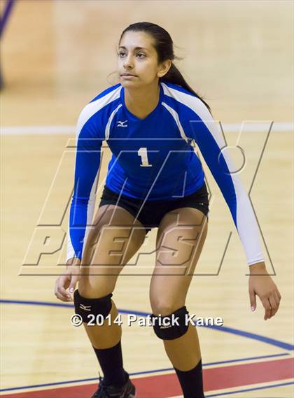 Thumbnail 1 in St. John's vs Tuscarora (Raider Rumble Invitational) photogallery.