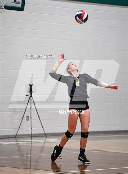 Thumbnail 1 in North Zulch vs. Round Top-Carmine (UIL 1A Region 4 Quarterfinal Playoff) photogallery.