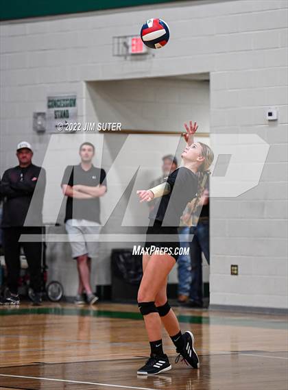Thumbnail 1 in North Zulch vs. Round Top-Carmine (UIL 1A Region 4 Quarterfinal Playoff) photogallery.