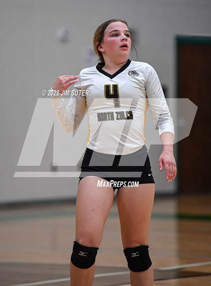Thumbnail 3 in North Zulch vs. Round Top-Carmine (UIL 1A Region 4 Quarterfinal Playoff) photogallery.