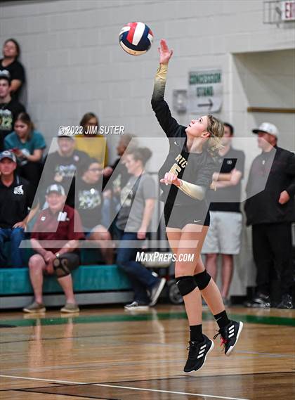 Thumbnail 3 in North Zulch vs. Round Top-Carmine (UIL 1A Region 4 Quarterfinal Playoff) photogallery.