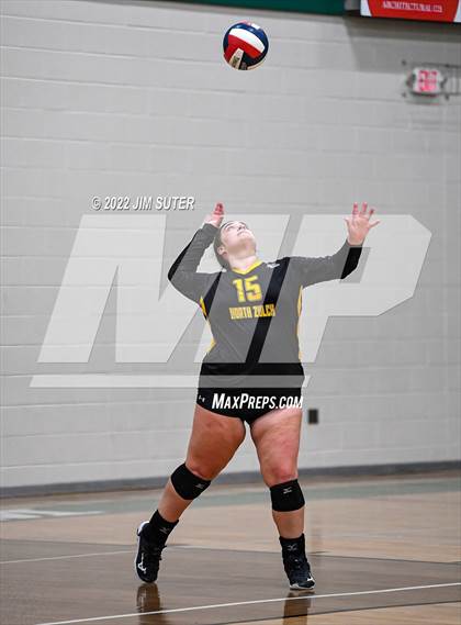 Thumbnail 3 in North Zulch vs. Round Top-Carmine (UIL 1A Region 4 Quarterfinal Playoff) photogallery.