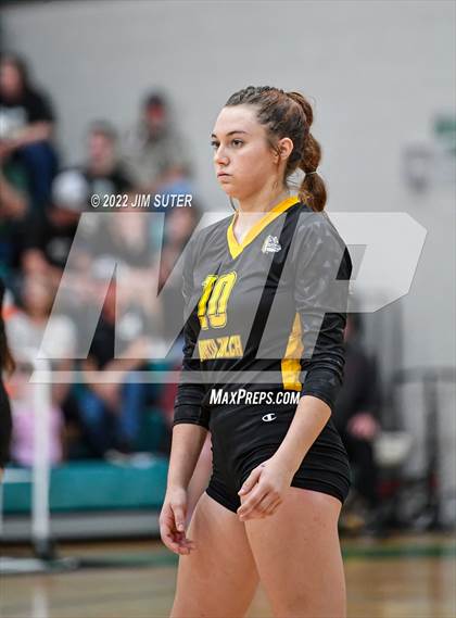 Thumbnail 3 in North Zulch vs. Round Top-Carmine (UIL 1A Region 4 Quarterfinal Playoff) photogallery.