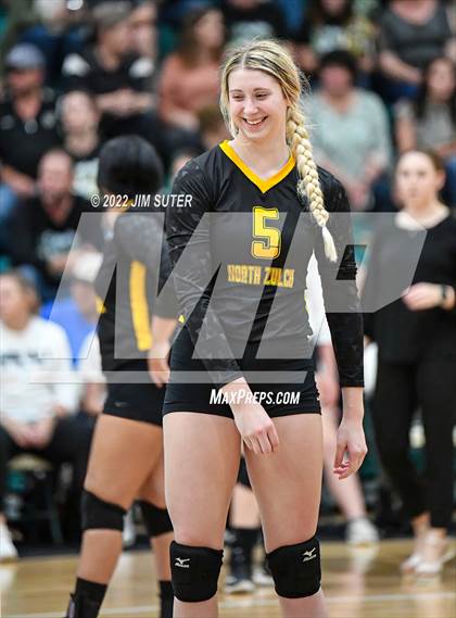 Thumbnail 1 in North Zulch vs. Round Top-Carmine (UIL 1A Region 4 Quarterfinal Playoff) photogallery.