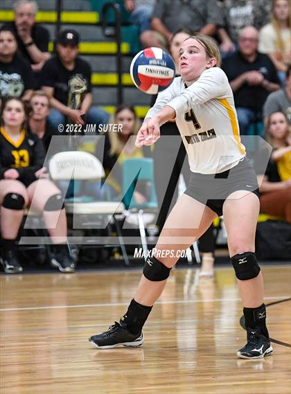 Thumbnail 2 in North Zulch vs. Round Top-Carmine (UIL 1A Region 4 Quarterfinal Playoff) photogallery.