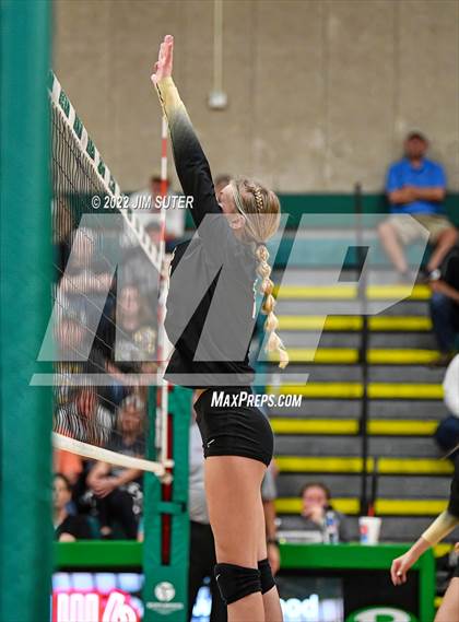 Thumbnail 3 in North Zulch vs. Round Top-Carmine (UIL 1A Region 4 Quarterfinal Playoff) photogallery.
