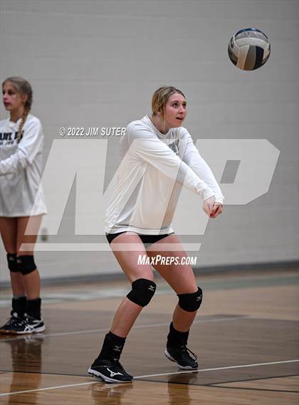 Thumbnail 1 in North Zulch vs. Round Top-Carmine (UIL 1A Region 4 Quarterfinal Playoff) photogallery.