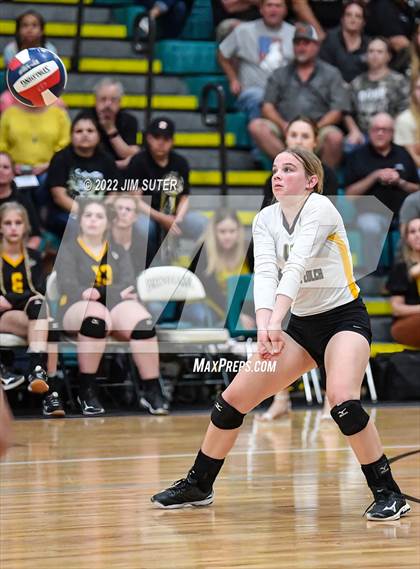 Thumbnail 1 in North Zulch vs. Round Top-Carmine (UIL 1A Region 4 Quarterfinal Playoff) photogallery.