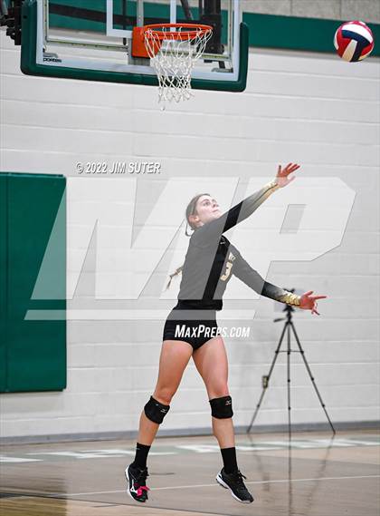Thumbnail 1 in North Zulch vs. Round Top-Carmine (UIL 1A Region 4 Quarterfinal Playoff) photogallery.