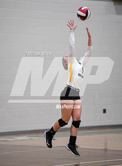 Thumbnail 3 in North Zulch vs. Round Top-Carmine (UIL 1A Region 4 Quarterfinal Playoff) photogallery.