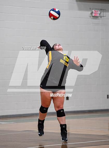 Thumbnail 1 in North Zulch vs. Round Top-Carmine (UIL 1A Region 4 Quarterfinal Playoff) photogallery.