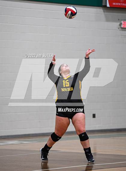 Thumbnail 2 in North Zulch vs. Round Top-Carmine (UIL 1A Region 4 Quarterfinal Playoff) photogallery.