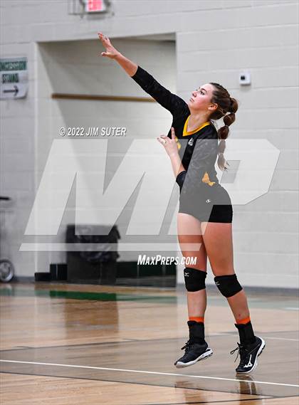 Thumbnail 2 in North Zulch vs. Round Top-Carmine (UIL 1A Region 4 Quarterfinal Playoff) photogallery.