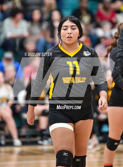 Thumbnail 2 in North Zulch vs. Round Top-Carmine (UIL 1A Region 4 Quarterfinal Playoff) photogallery.