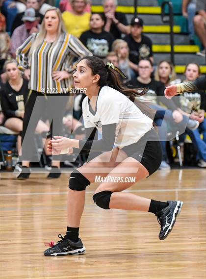 Thumbnail 1 in North Zulch vs. Round Top-Carmine (UIL 1A Region 4 Quarterfinal Playoff) photogallery.
