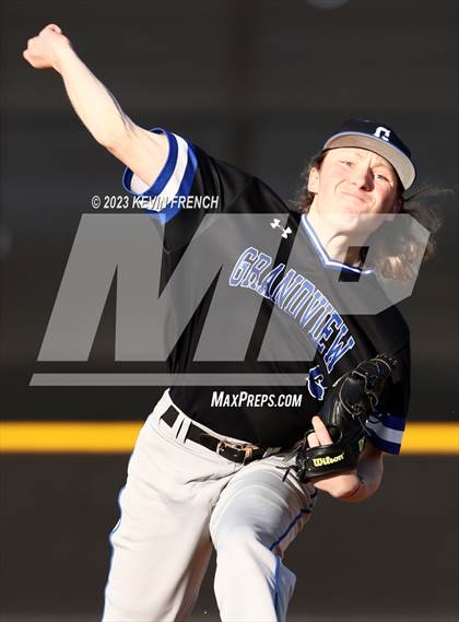 Thumbnail 3 in Grandview vs. Staley (Coach Bob Invitational) photogallery.