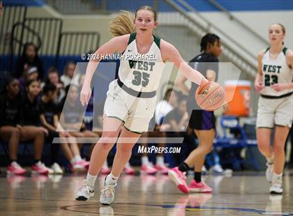 Thumbnail 2 in Omaha Central vs. Millard West (Metro Tournament Final) photogallery.