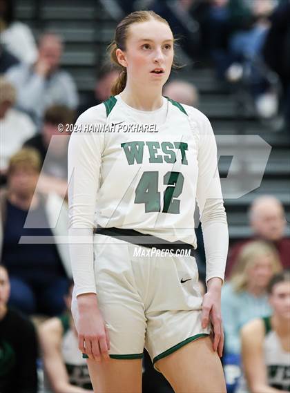 Thumbnail 1 in Omaha Central vs. Millard West (Metro Tournament Final) photogallery.