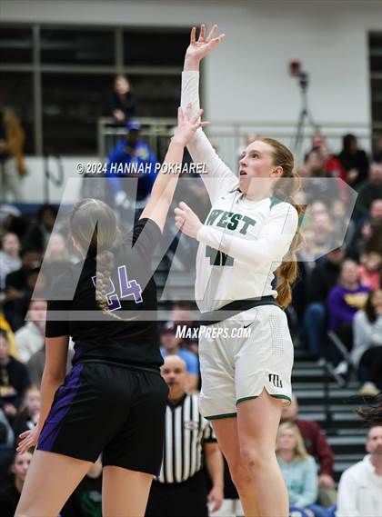Thumbnail 3 in Omaha Central vs. Millard West (Metro Tournament Final) photogallery.