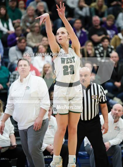 Thumbnail 1 in Omaha Central vs. Millard West (Metro Tournament Final) photogallery.