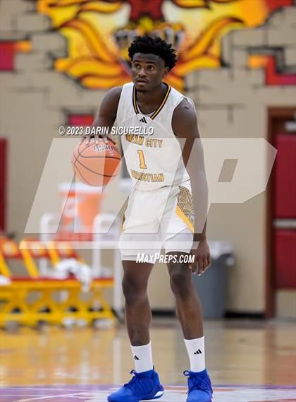 Thumbnail 2 in Dream City Christian National vs. Bella Vista College Preparatory School (Hoophall West Invitational) photogallery.