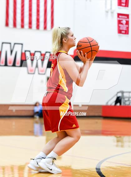 Thumbnail 3 in Chicken Express All-Star Classic photogallery.