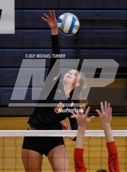 Thumbnail 2 in Kimberly vs Fruitland (3A State Tournament) photogallery.