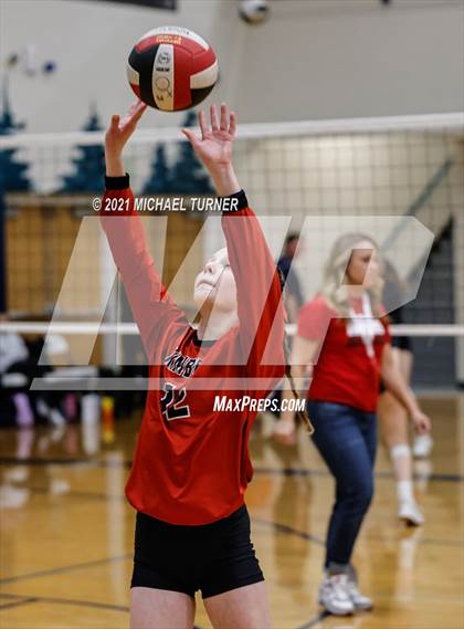 Thumbnail 2 in Kimberly vs Fruitland (3A State Tournament) photogallery.