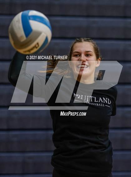 Thumbnail 1 in Kimberly vs Fruitland (3A State Tournament) photogallery.