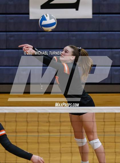 Thumbnail 3 in Kimberly vs Fruitland (3A State Tournament) photogallery.