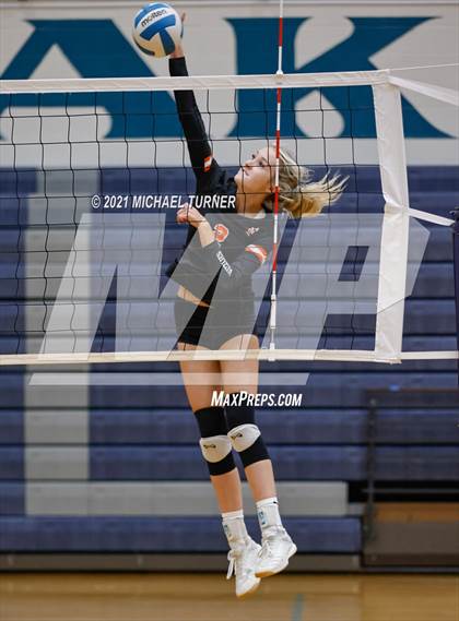 Thumbnail 2 in Kimberly vs Fruitland (3A State Tournament) photogallery.