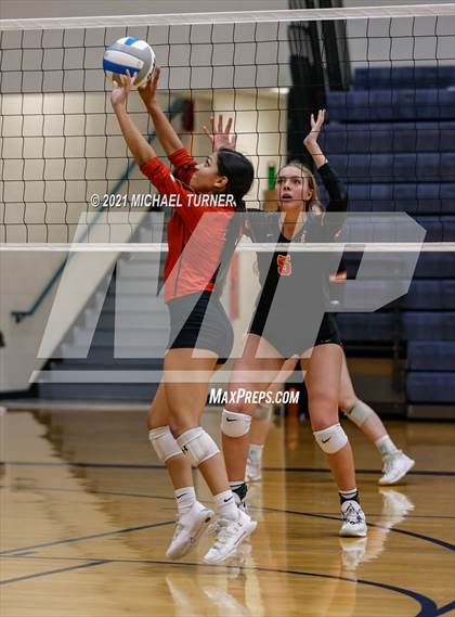 Thumbnail 3 in Kimberly vs Fruitland (3A State Tournament) photogallery.