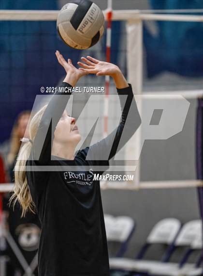 Thumbnail 2 in Kimberly vs Fruitland (3A State Tournament) photogallery.