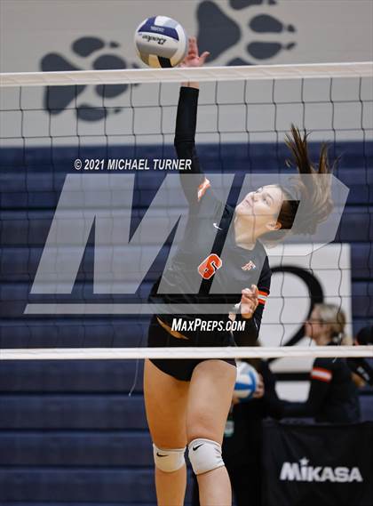 Thumbnail 1 in Kimberly vs Fruitland (3A State Tournament) photogallery.