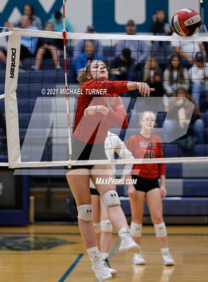 Thumbnail 2 in Kimberly vs Fruitland (3A State Tournament) photogallery.