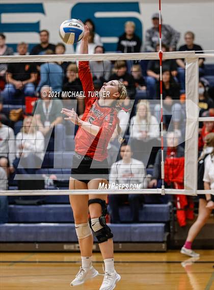 Thumbnail 3 in Kimberly vs Fruitland (3A State Tournament) photogallery.