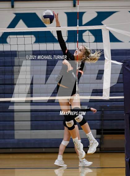 Thumbnail 2 in Kimberly vs Fruitland (3A State Tournament) photogallery.